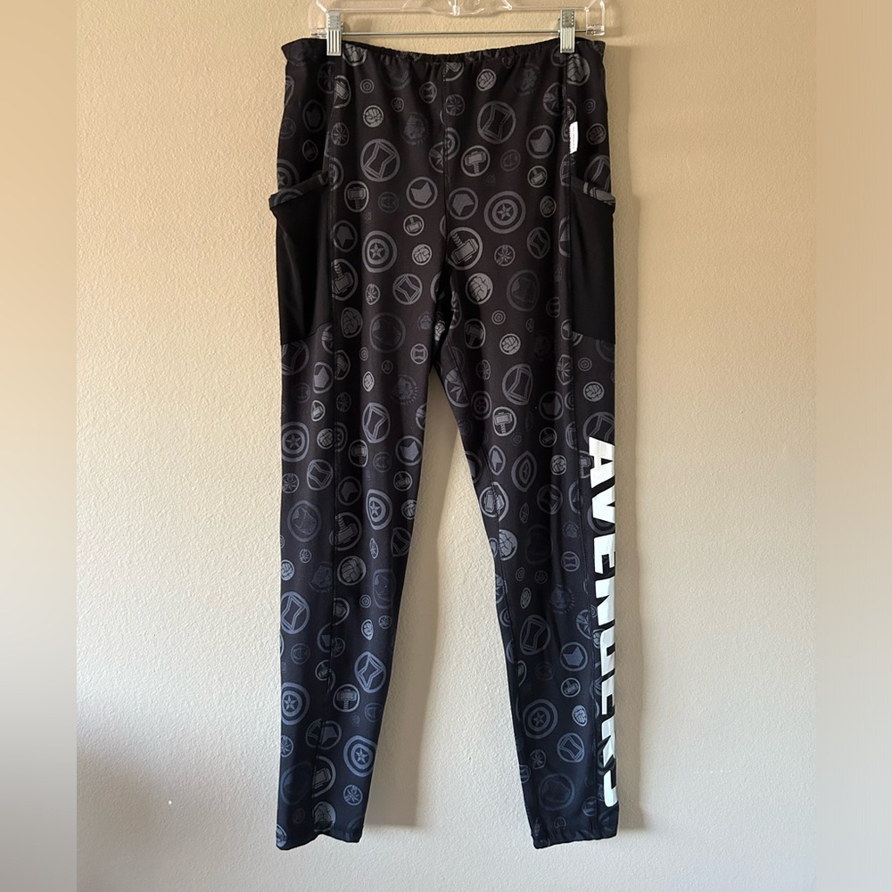 Her Universe Avengers Leggings Size XL